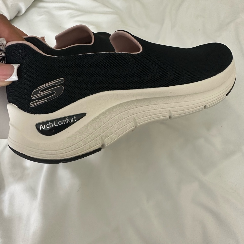 Skechers